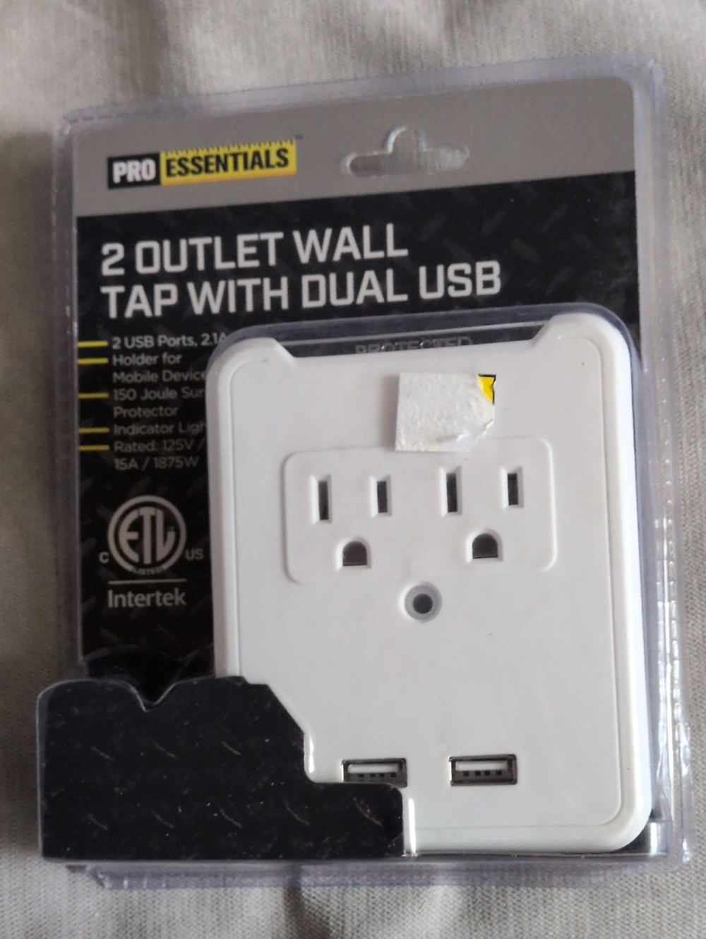 Room Essentials White 2-Outlet Wall Tap with Dual USB Ports